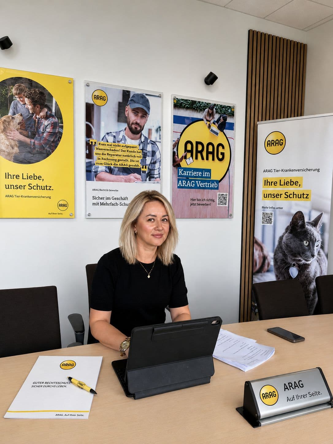 Anela Velić u uredu - ARAG savjetnica